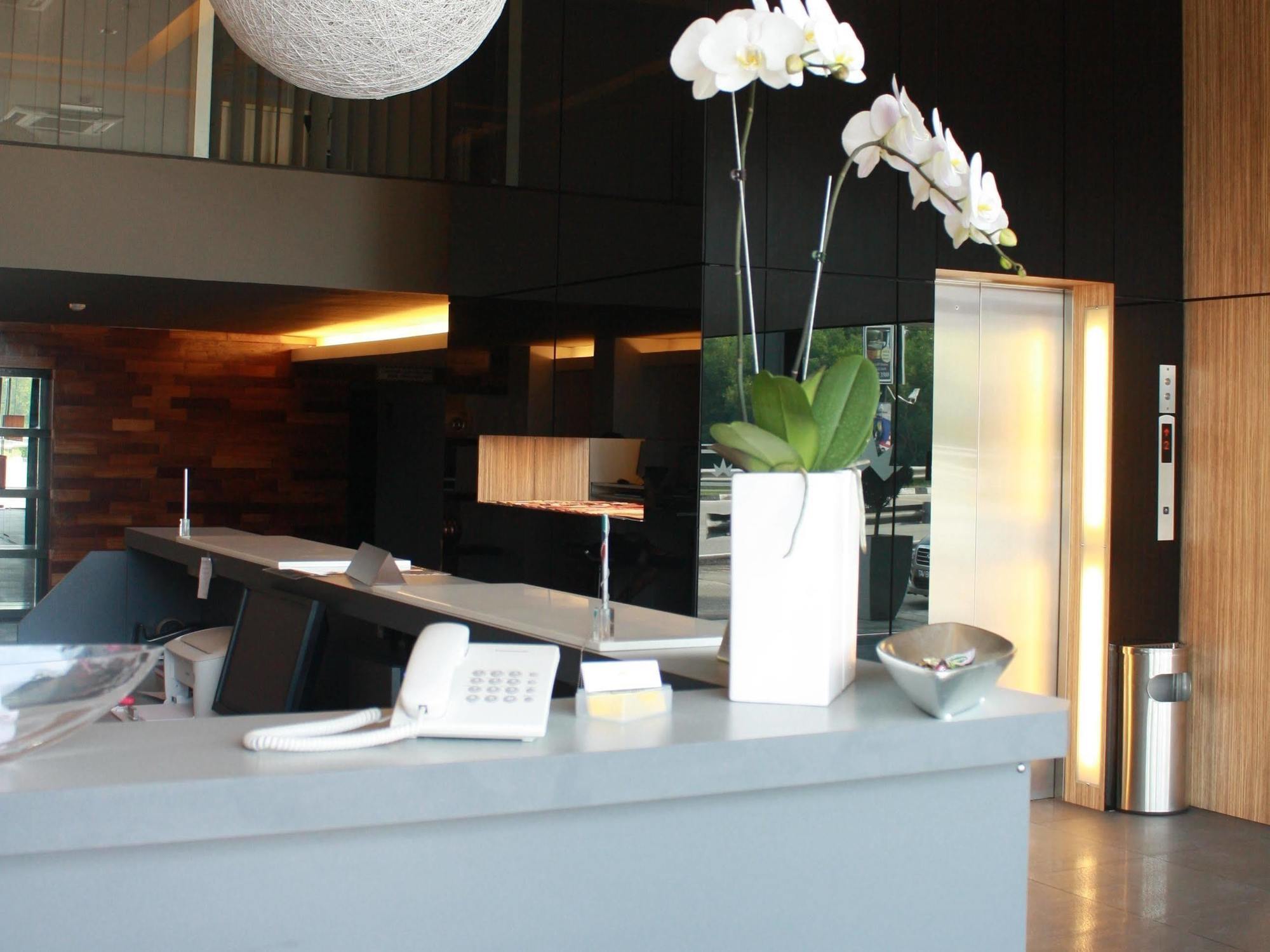 วิโวโฮเต็ล Hotel กวนตัน ภายนอก รูปภาพ