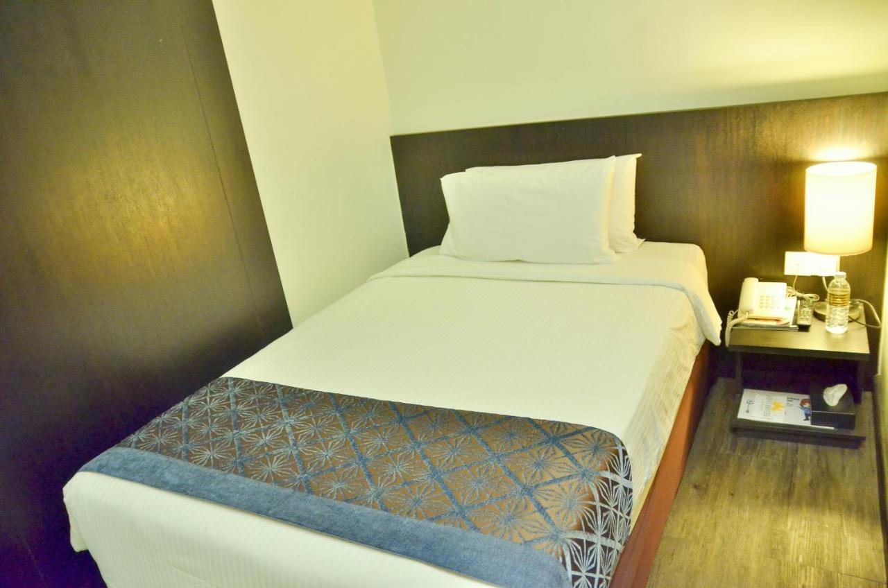 วิโวโฮเต็ล Hotel กวนตัน ภายนอก รูปภาพ